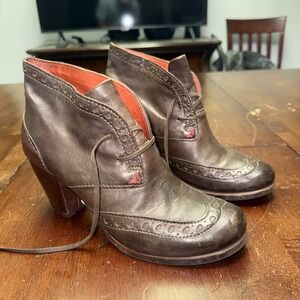 Airstep Wingtip 9.5 Ankle Boots Womens 40 Leather Brogue Lace Up Stacked Heel